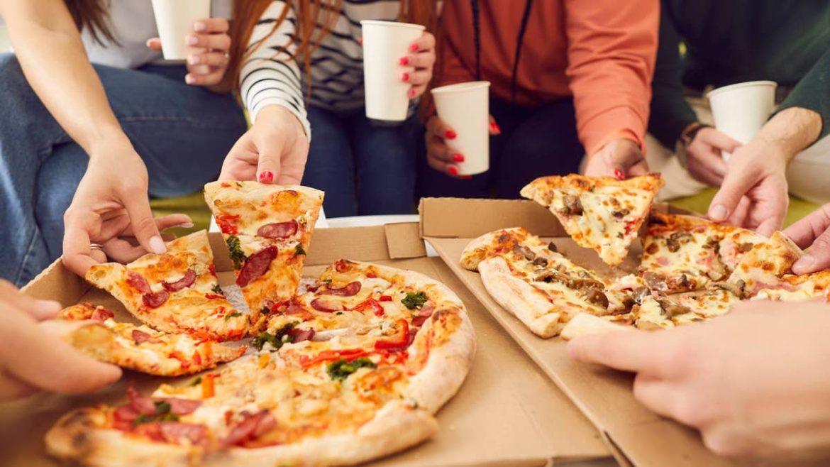 Pizza Hut and Papa John’s rival closing 68 stores