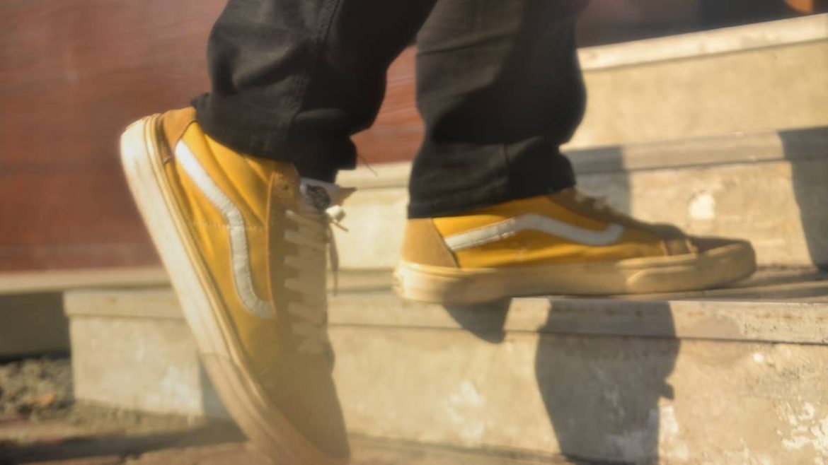 Sneaker brand closed 140 stores and it still isn’t working